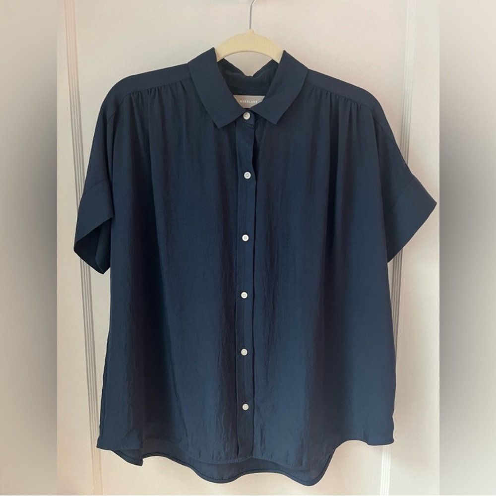 Everlane Navy Blue Silky Short Sleeve Button Down Blouse